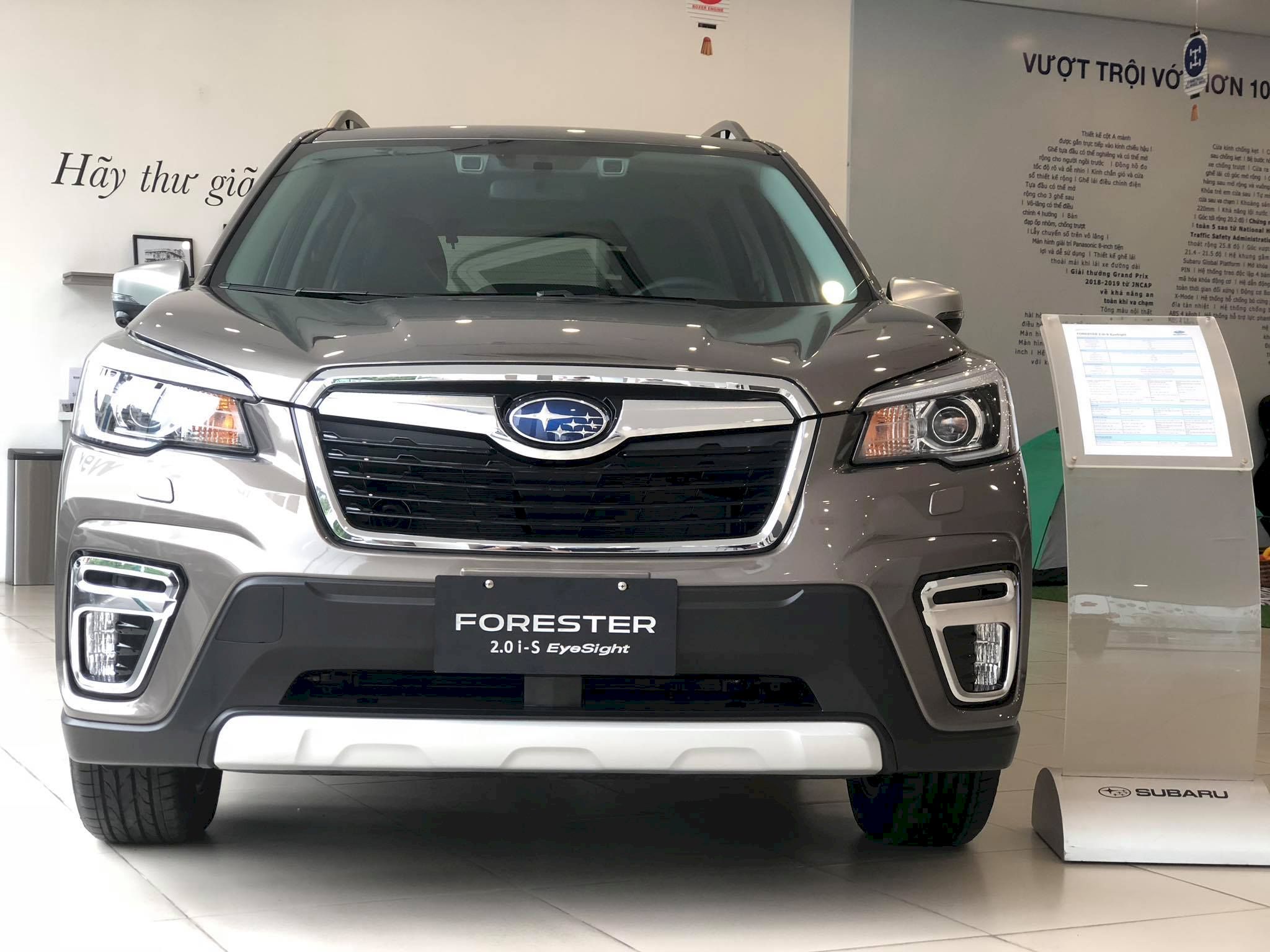 Ưu đãi hơn 300 triệu đồng, Subaru Forester Eyesight bản cao cấp giá chỉ còn 969 triệu đồng