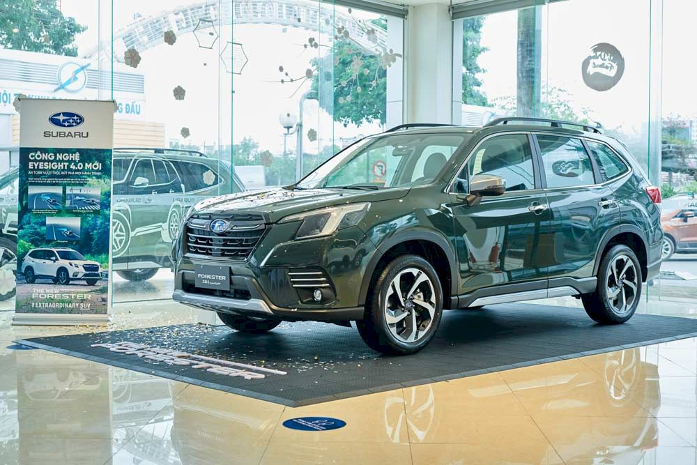 Subaru Forester giảm giá lên đến 379 triệu xả hàng tồn kho