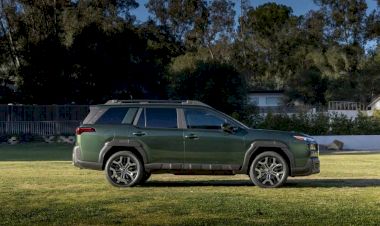 Subaru Outback 2026 đã chính thức ra mắt với thiết kê SUV vuông vức